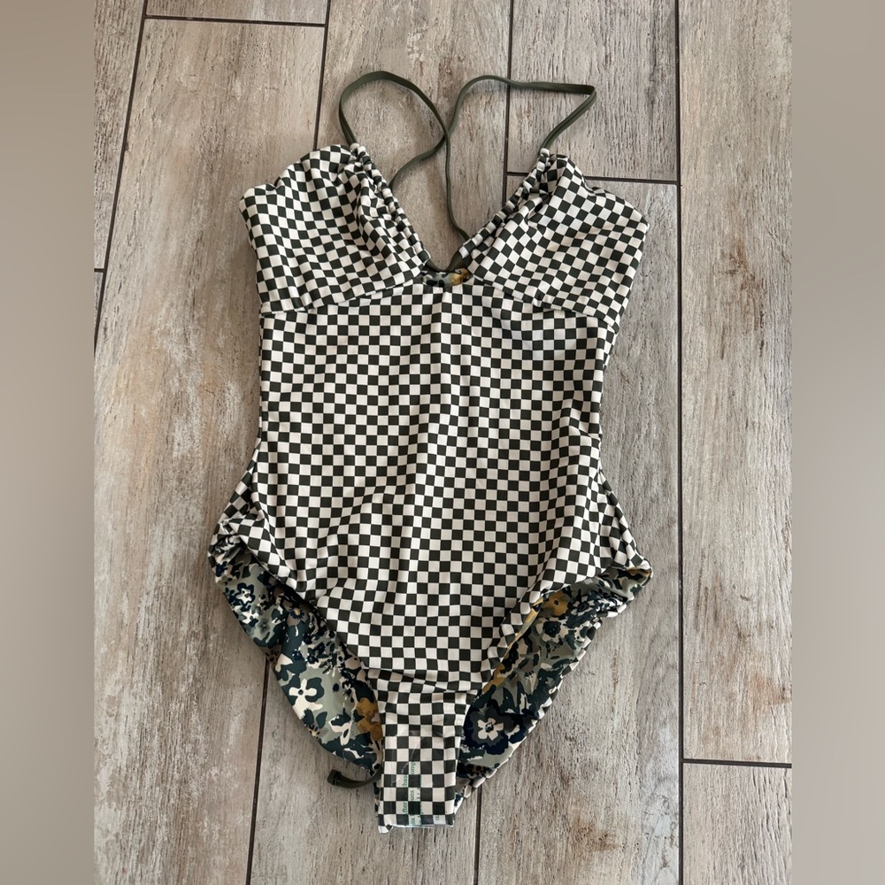 THE GREAT. Keyhole One piece swimsuit.